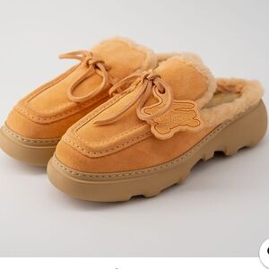 Burberry Stony faux fur suede mules Marshmallow peach orange size 39 US9